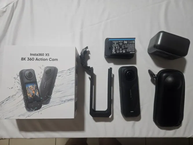 Insta360 X5