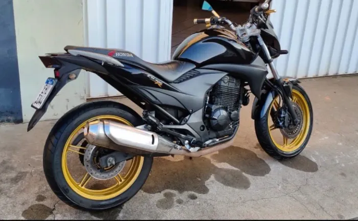 Cb 300R