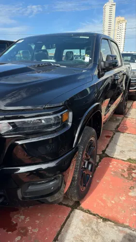 Ram 1500 Laram. Night ED. Bi-TB 3.0 4X4 Aut. 2025