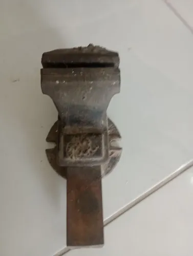 Torno de bancada em Bayeux PB.  220,00 reais usado