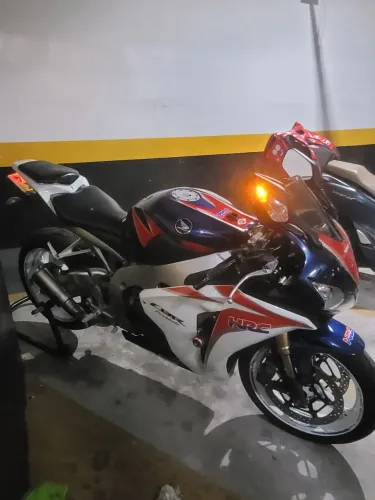 Cbr1000 2011 fireblade 