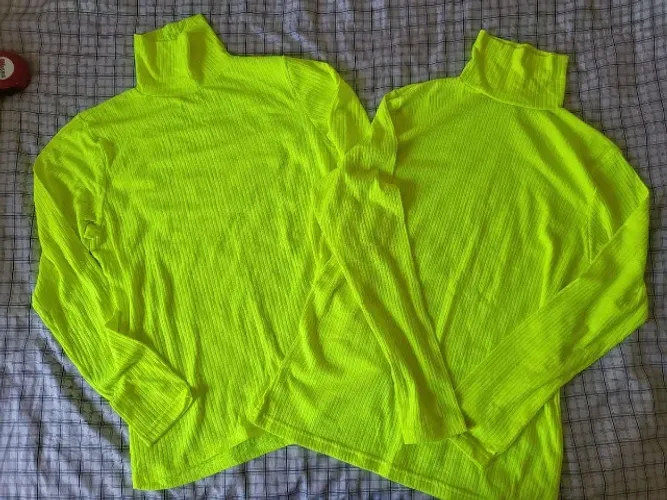 2 camisas manga longa cor verde neon