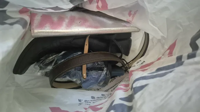 Doacao espelho, roupas, colcha, travesseiro...