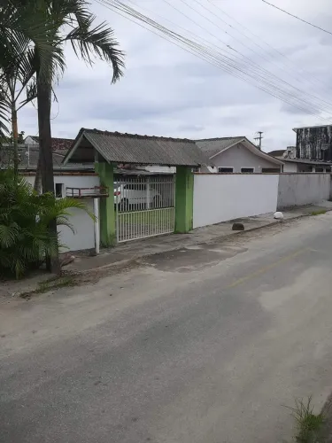 Vende-se casa em matinhos 