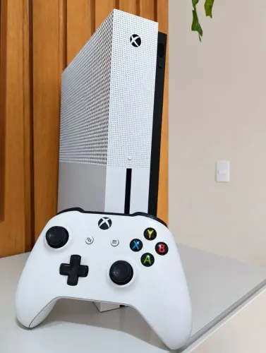 Xbox one s 1tb vários jogos