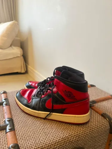 Nike Air Jordan 1 Mid Bred 43