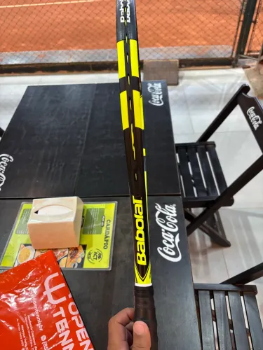 Venda de uma raquete de tênis ?