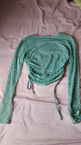 Blusa verde e azul