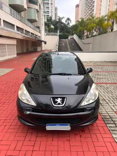 Peugeot 207 XR 1.4 Flex 8V 5P 2010