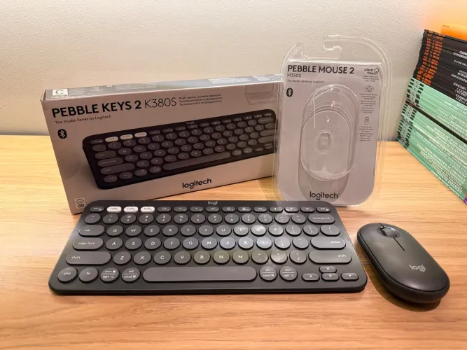 Logitech Combo Pebble 2 (Teclado e Mouse)