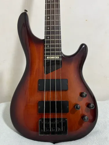 Baixo Cort Artisan - Made in Korea