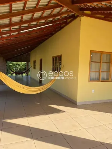 Chácara à venda, 3 quartos, 1 suíte, Área Rural de Uberlândia - Uberlândia/MG