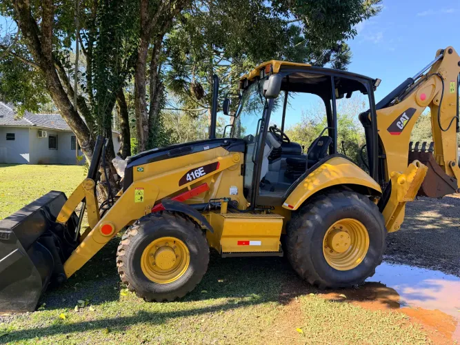 Retroescavadeira caterpillar 416e 