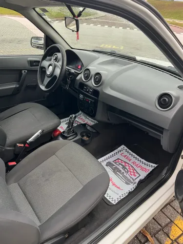 Volkswagen Gol Geração VI City 1.0 8V MI Total Flex 2P 2014