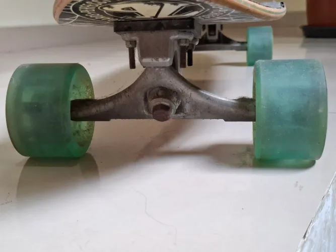 LongBoard + rodas extras + rolamentos extras