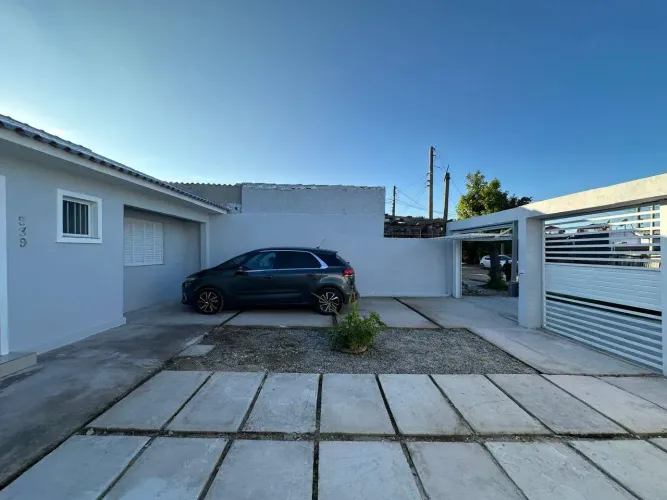 Casa reformada à venda no São Gonçalo, Pelotas - 100 m², 3 quartos, piso porcelanato e amp