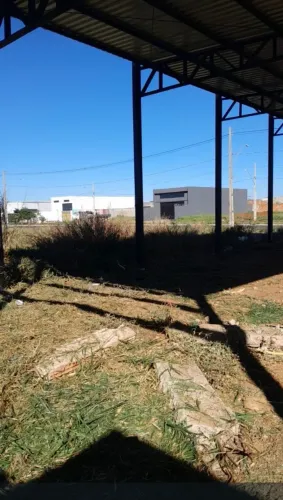 Vendo se uma galpão