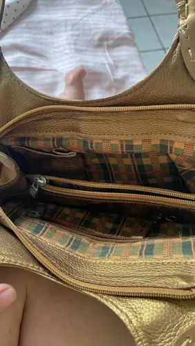 Bolsa dourada couro fino