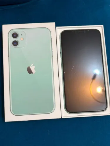 iPhone 11 64 gb Verde claro