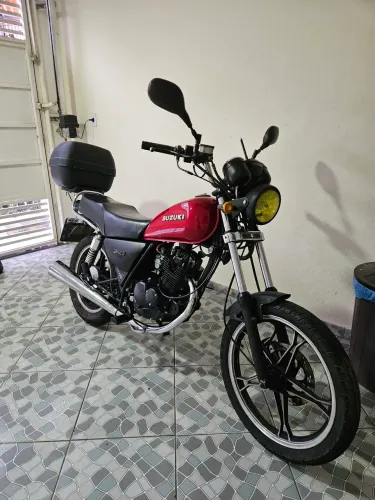 Suzuki Intruder 125