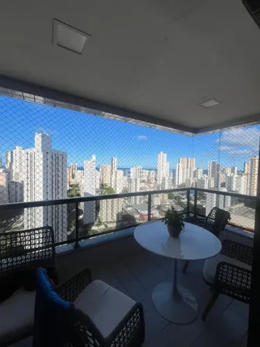 Vendo Excelente apartamento em Boa viagem andar alto com 3 quartos em Boa Viagem - Recife