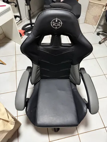 Cadeira game pra vender logo R$ 200