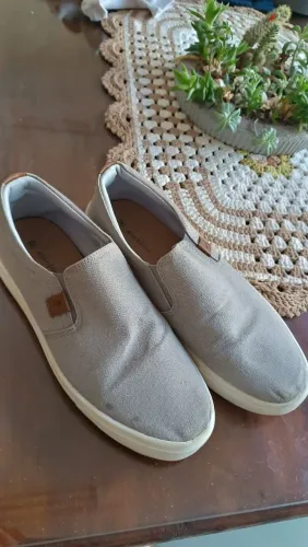 Tênis slip on social usado