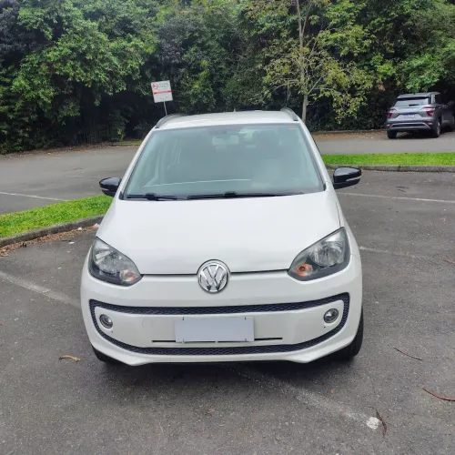 Volkswagen Up! High I Motion 1.0 T. Flex 12V 5P 2015