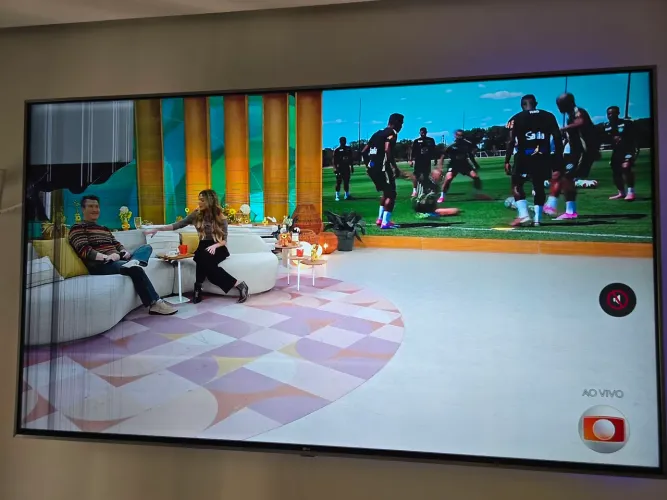 TV LG 55" 4K Smart UJ7500 - Para Retirada de Peças (Tela Quebrada)