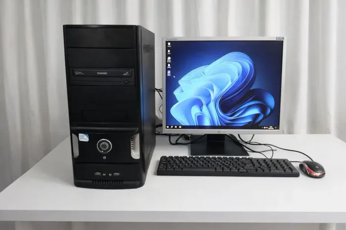 COMPUTADOR COMPLETO/4GB RAM/MONITOR 19/ENTREGO