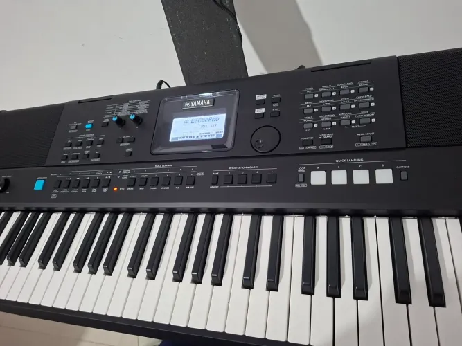 Yamaha psr e473