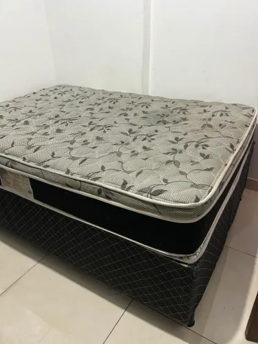 Cama casal com colchão