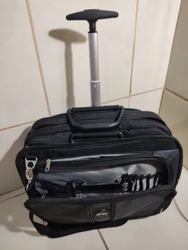 Maleta Contour Com Rodinhas Overnight 17 polegadas para Viagem.