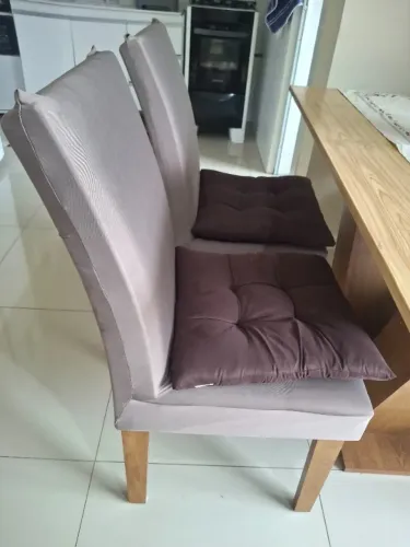 Mesa 1,20x0,80 com 4 cadeiras