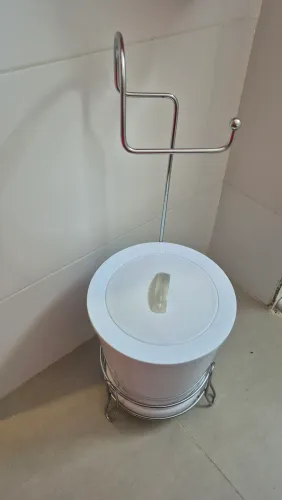 Cesto de lixo para banheiro 