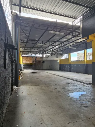 ALUGUEL DE GALPÃO + LOJA 350M² NO ALEIXO SEM CAUÇÃO <br>? SEM CAUÇÃO