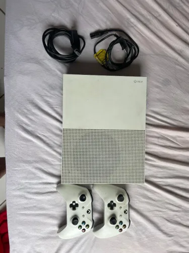 Xbox One S Branco - Completo - 2 Controles