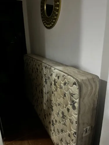 Cama R$ 250 de viúva. Poltrona R$ 150