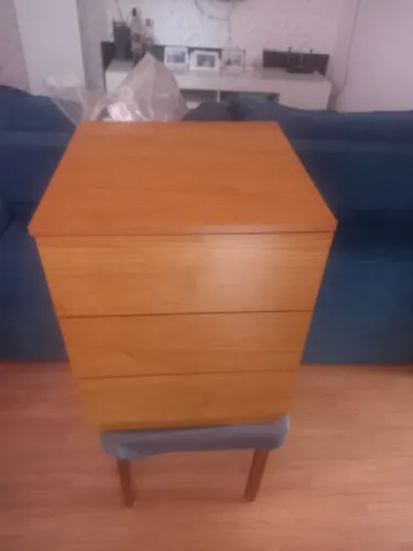 Vendo criado mudo com 3 gavetas