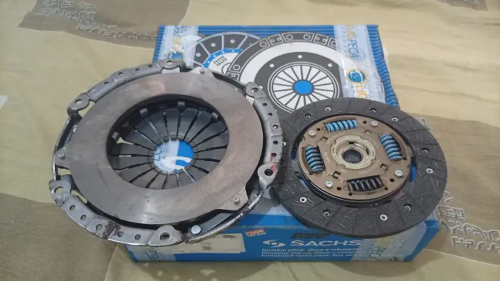 Kit de embreagem Nissan versa e march 1.6 16v 