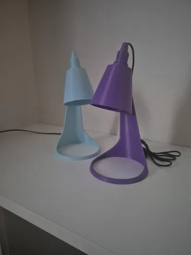 Luminária de mesa 127v