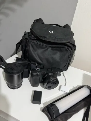 SONY A6400 KIT COMPLETO - IMPECÁVEL