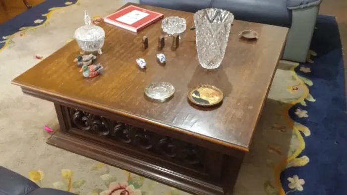 Mesa. de centro em cerejeira