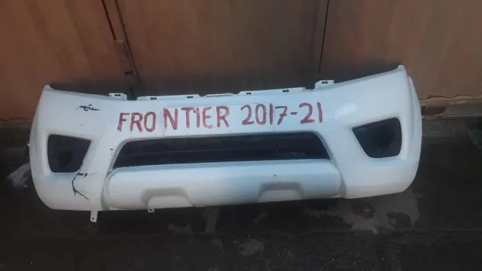 Parachoque dianteiro Nissan Frontier original valor R$700 reais
