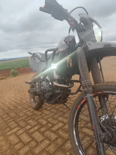 XR tornado extra. Toda nova.