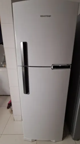 Geladeira seminova apenas 3 meses de uso
