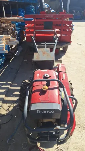 Micro trator 18hp marca:BRANCO,acompanha carretinha e implemento para agricultura