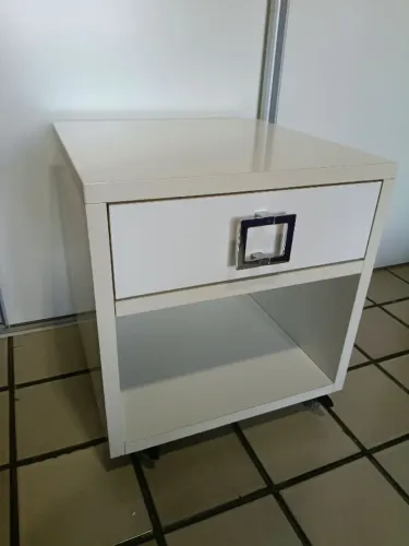 Mesa de Cabeceira