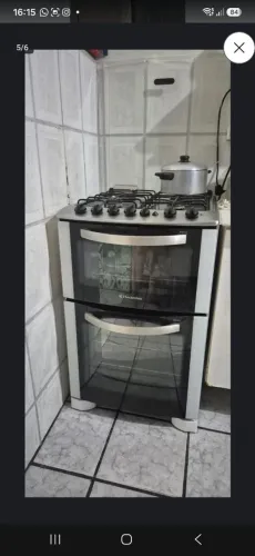 Fogão Inox 4 bocas Eletrolux acendimento automático (2 fornos, sendo 1 funcionando)