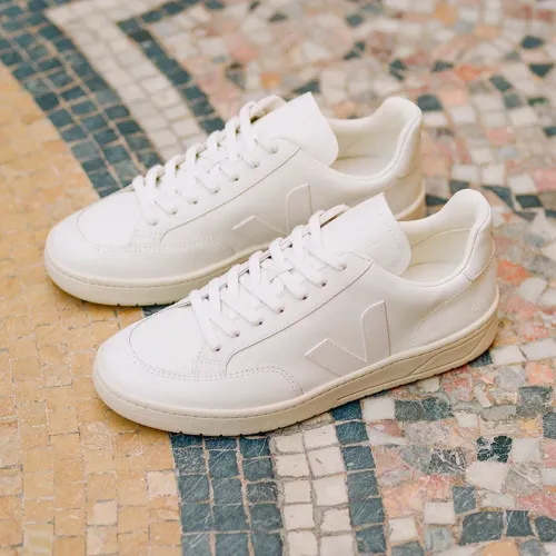 Tênis Veja V-12 em couro Off White 39